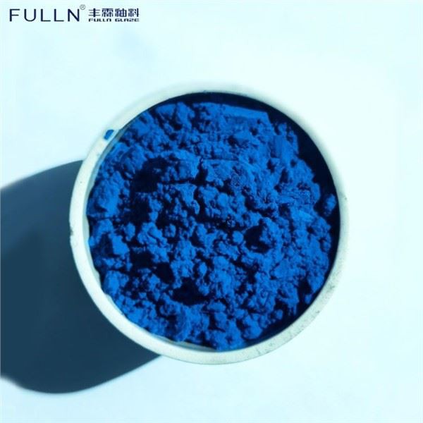 Kulur tal-ħġieġ Sema Blu